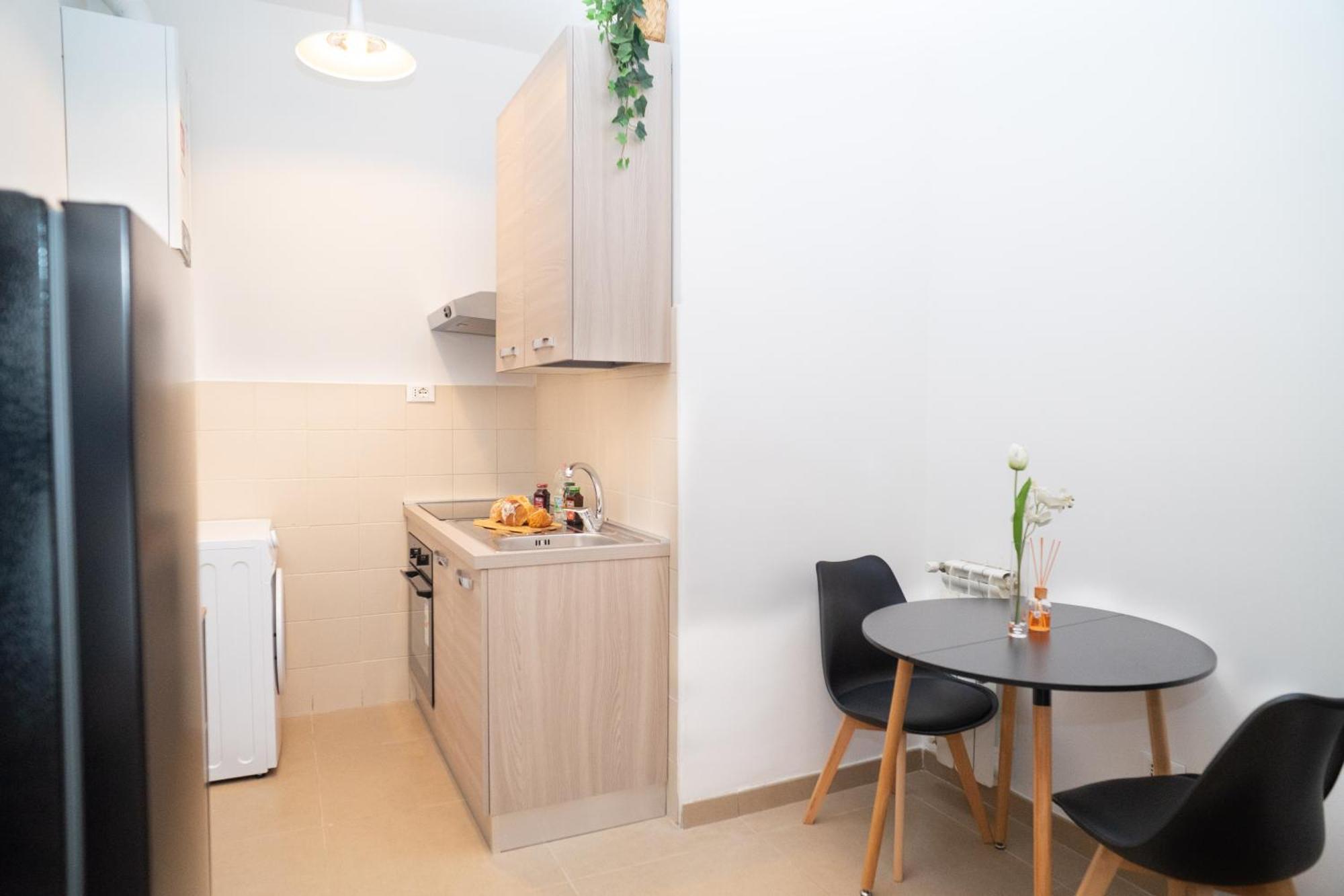 Appartamento Modern Two-room For 2, 20 Minutes From Termini