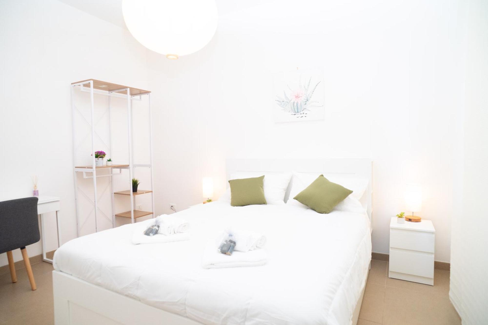 Appartamento Modern Two-room For 2, 20 Minutes From Termini